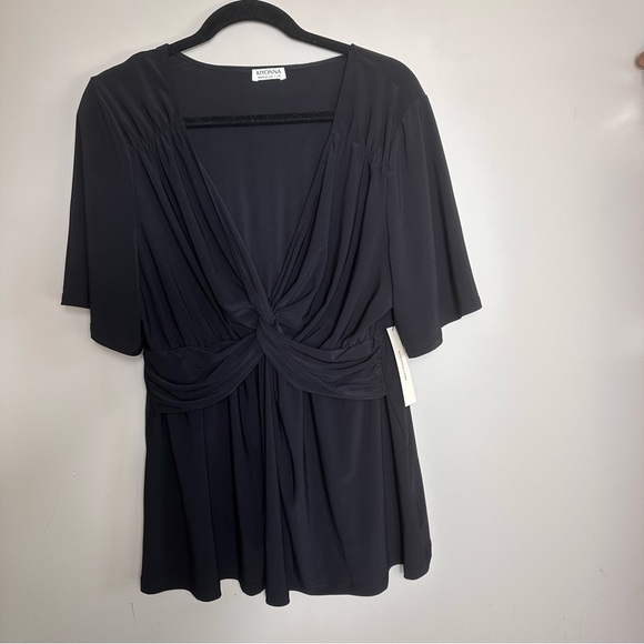 Kiyonna Top Women's Plus Size 1X Black Twist Front V Neck Stretch Made in USA - Picture 7 of 10